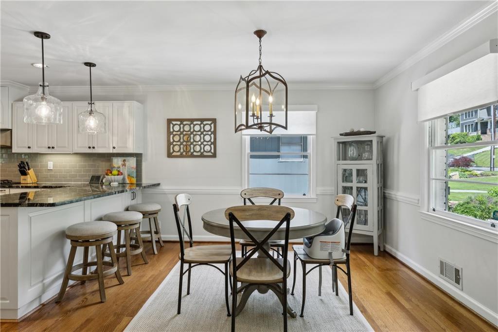 389 Valley Brook Drive NE