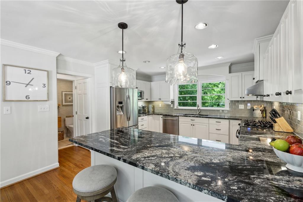 389 Valley Brook Drive NE