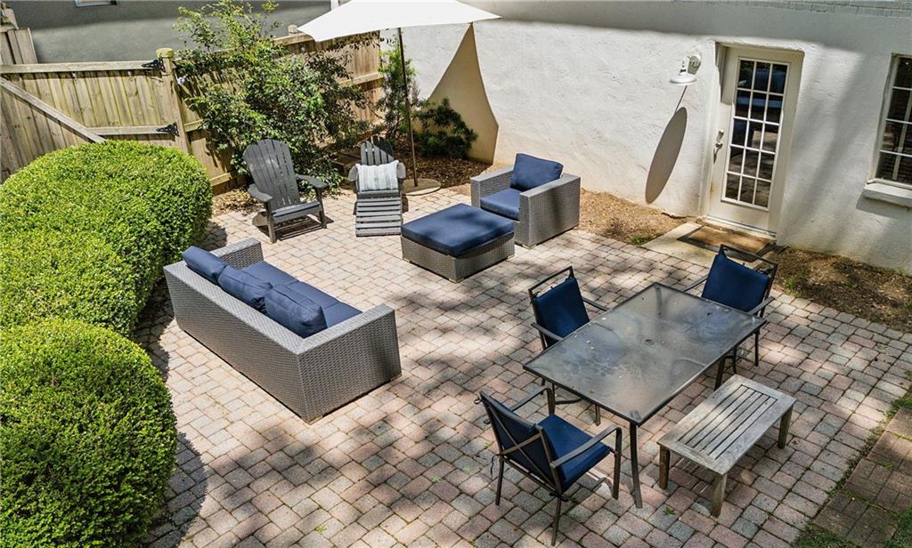 389 Valley Brook Drive NE