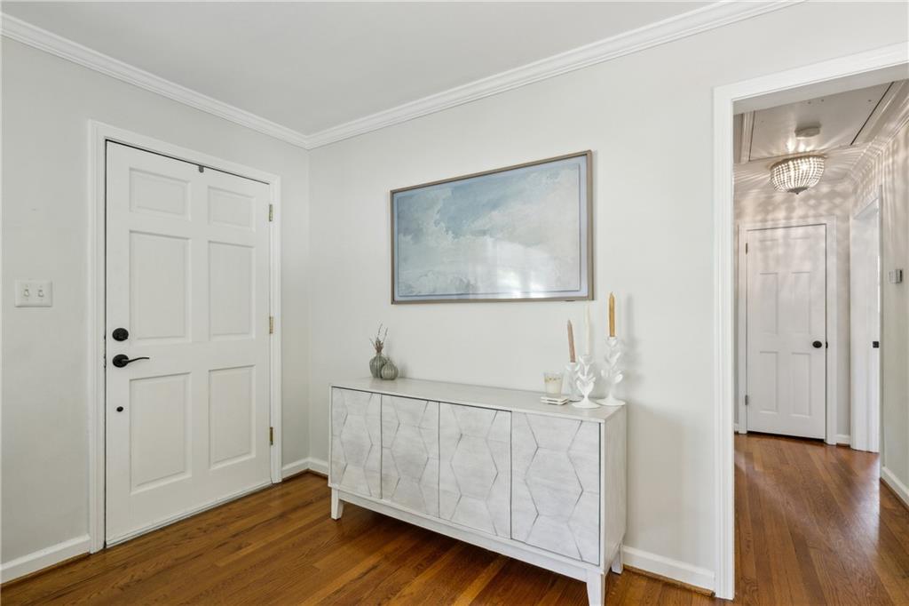 389 Valley Brook Drive NE