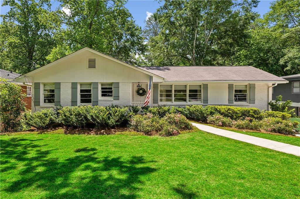 389 Valley Brook Drive NE