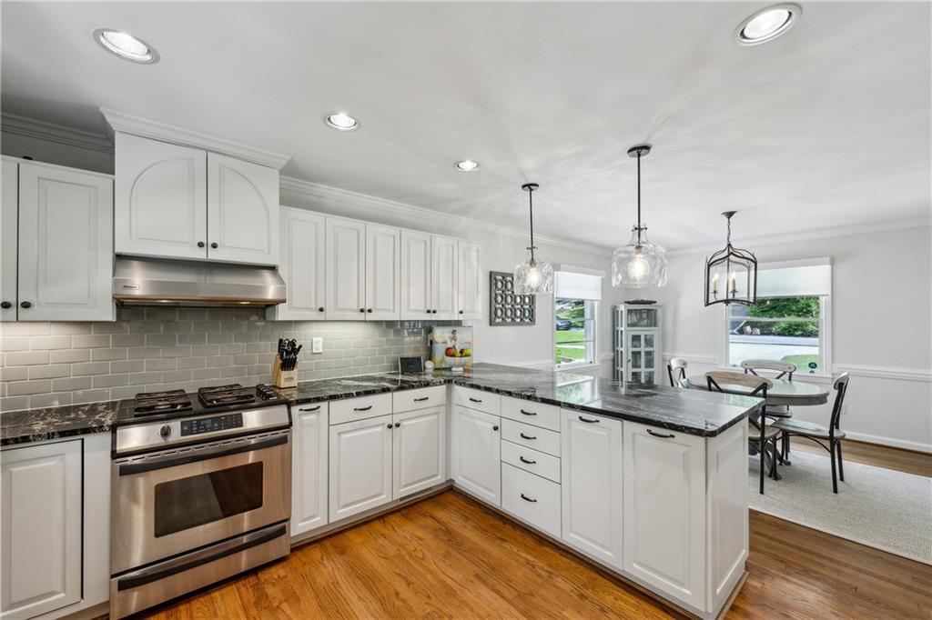 389 Valley Brook Drive NE