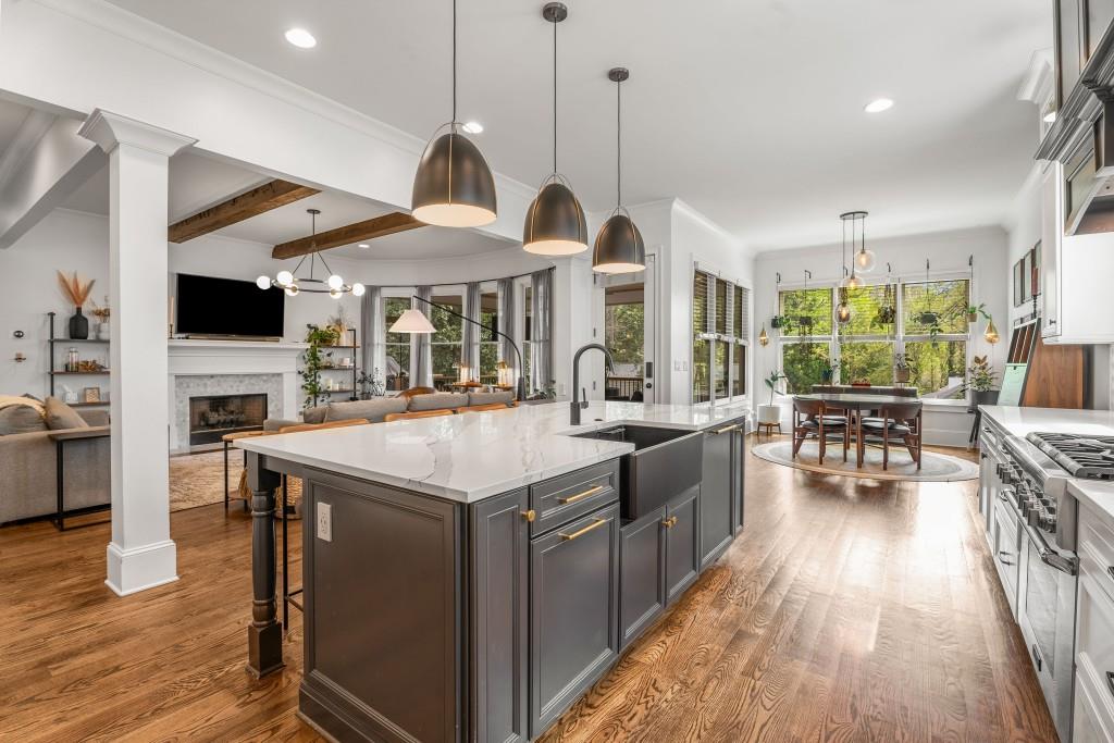 2537 Thompson Road NE