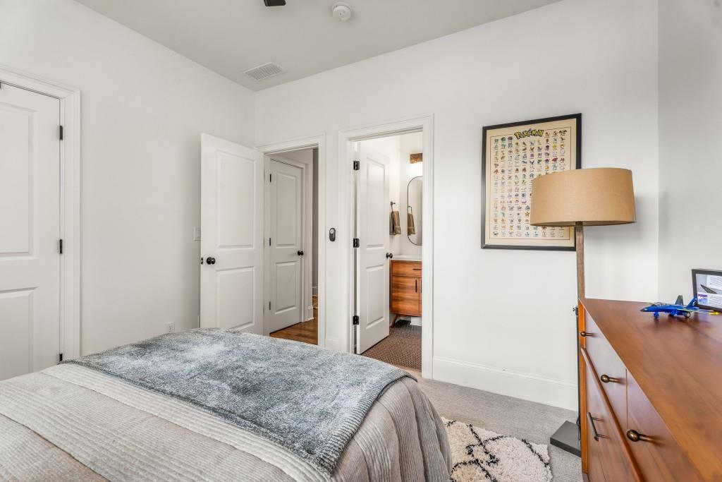 2537 Thompson Road NE