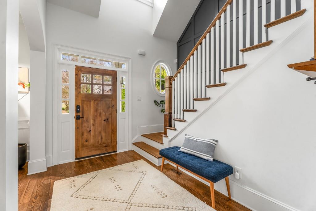 2537 Thompson Road NE