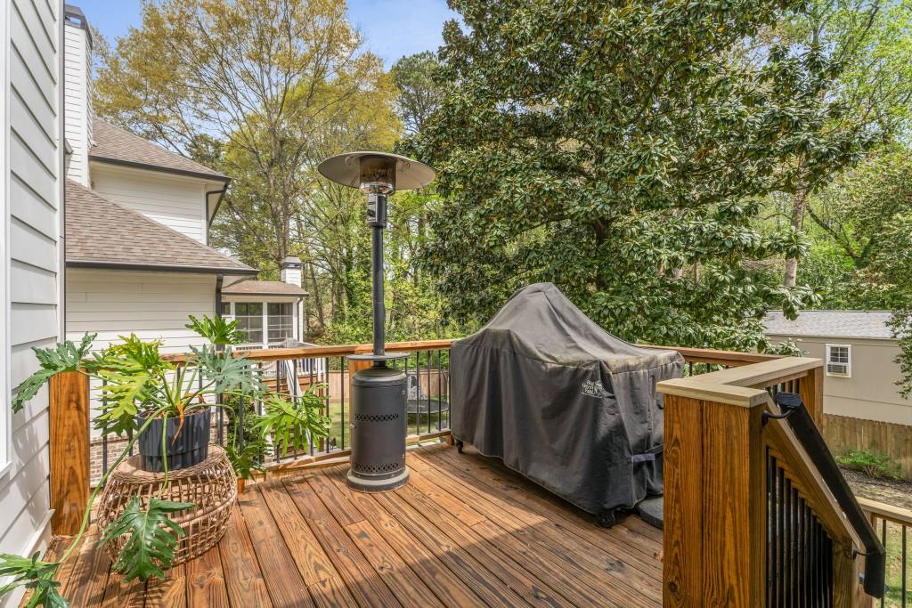 2537 Thompson Road NE