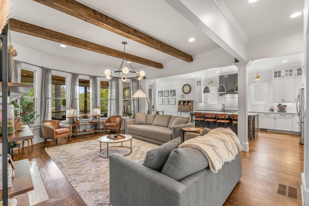 2537 Thompson Road NE