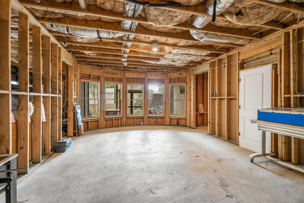 2537 Thompson Road NE