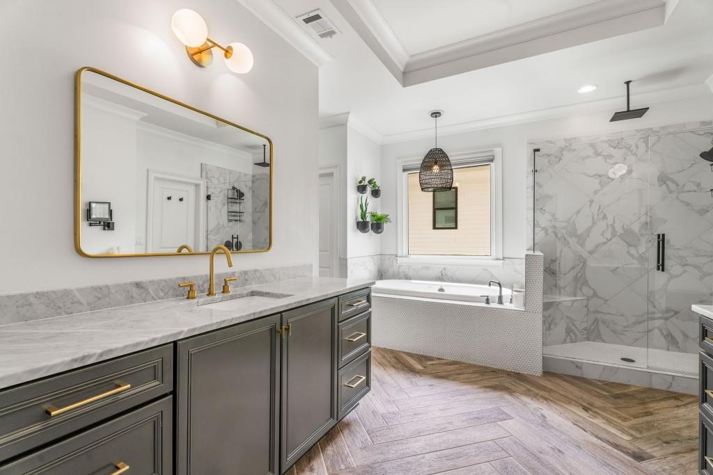 2537 Thompson Road NE