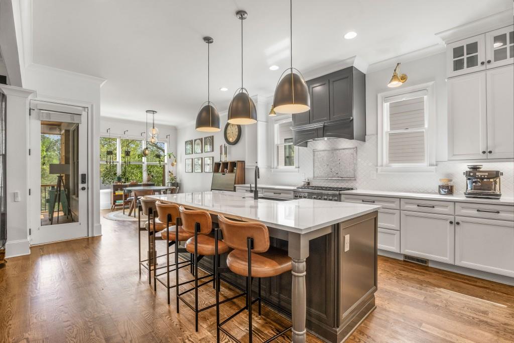 2537 Thompson Road NE