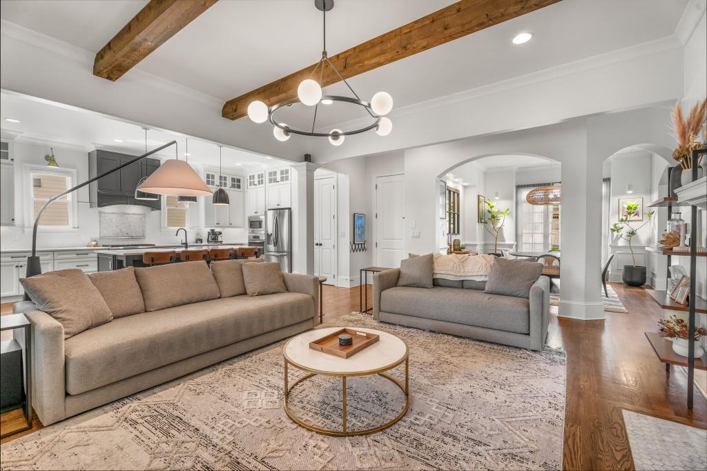 2537 Thompson Road NE