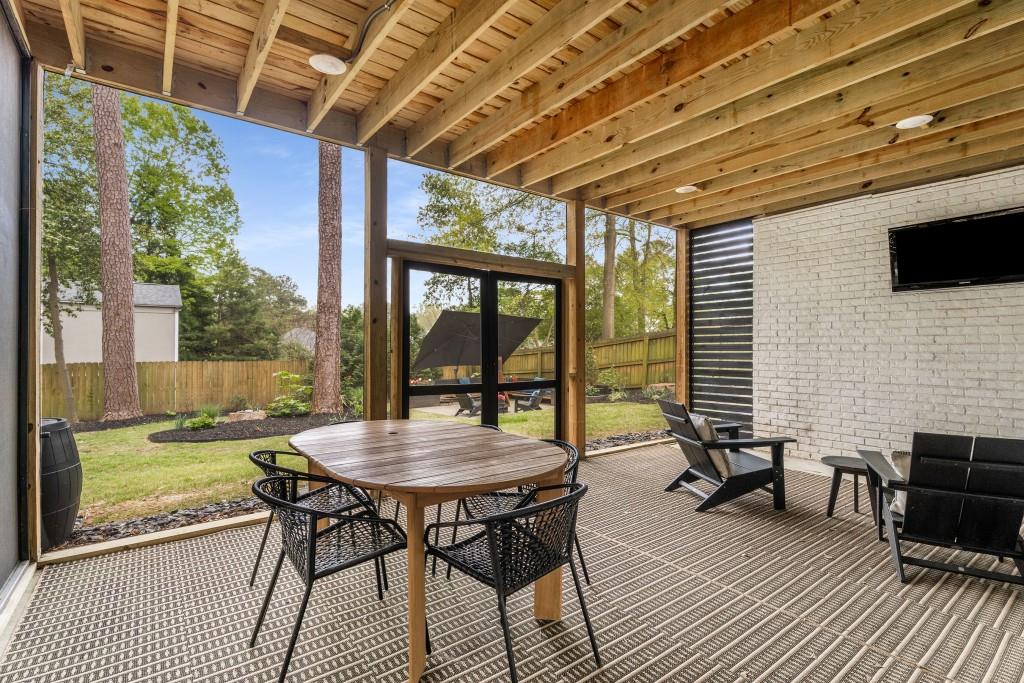 2537 Thompson Road NE