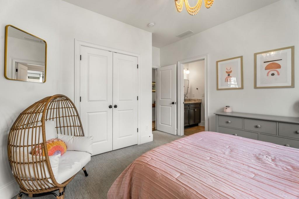 2537 Thompson Road NE