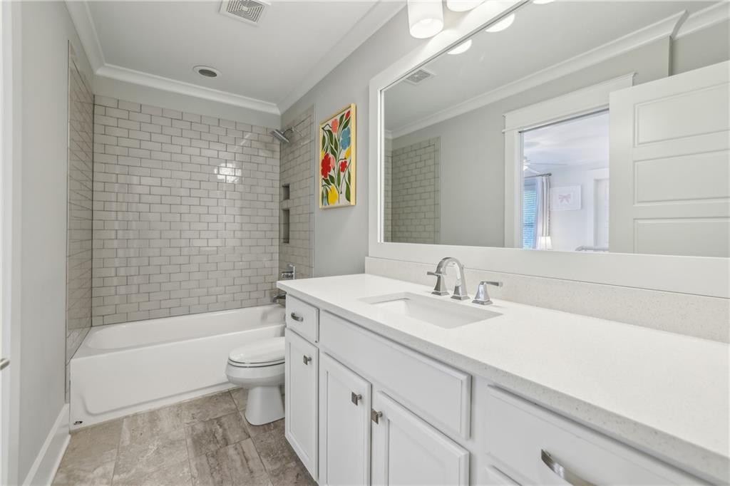 1282 Fairhill Lane NE