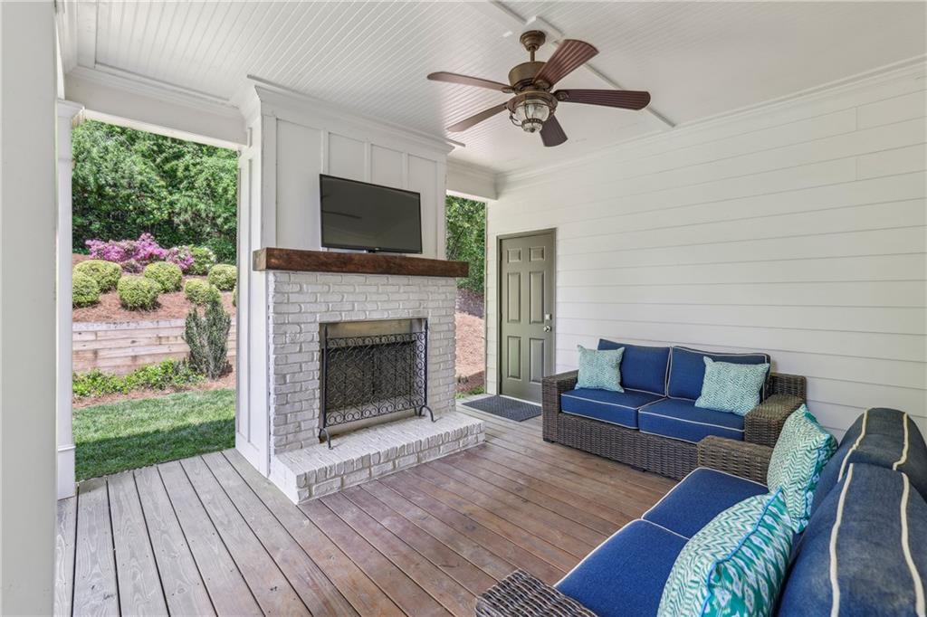 1282 Fairhill Lane NE