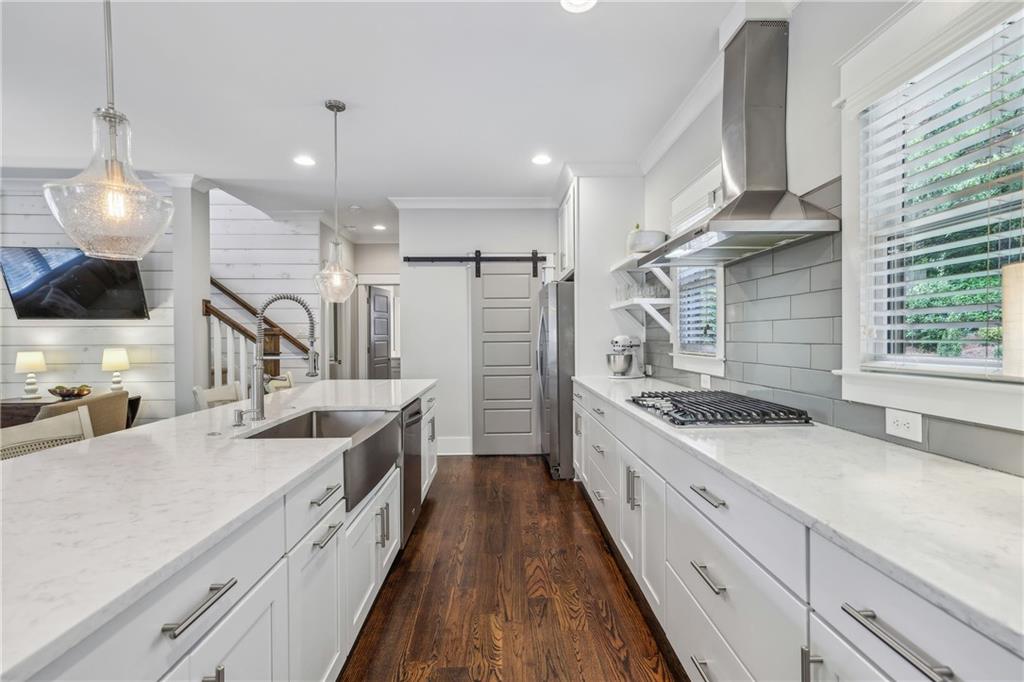 1282 Fairhill Lane NE