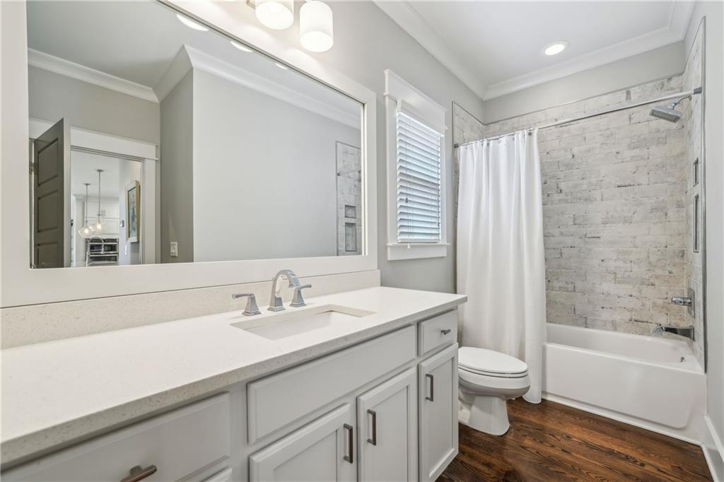 1282 Fairhill Lane NE