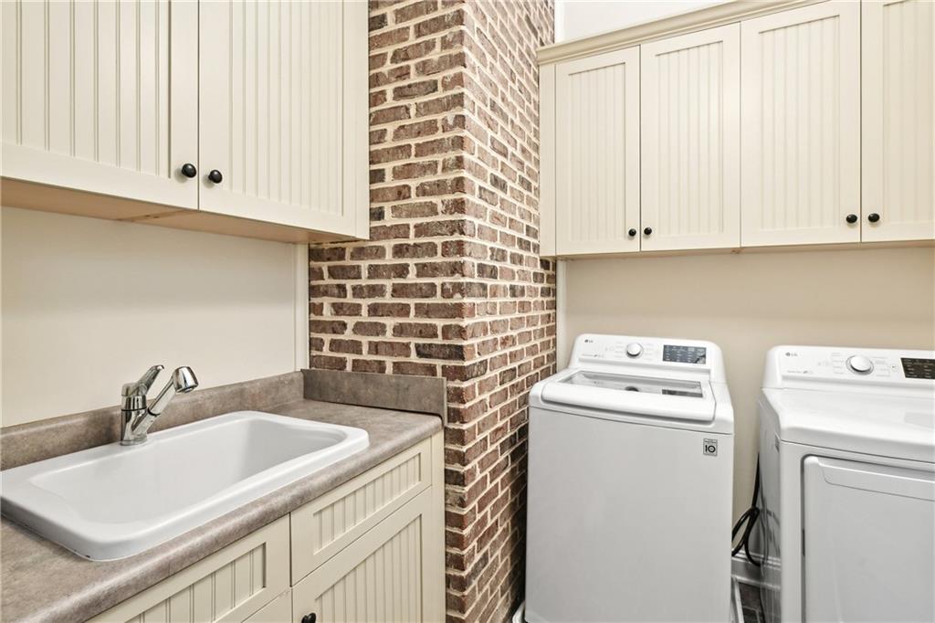 385 Laurel Chase Court