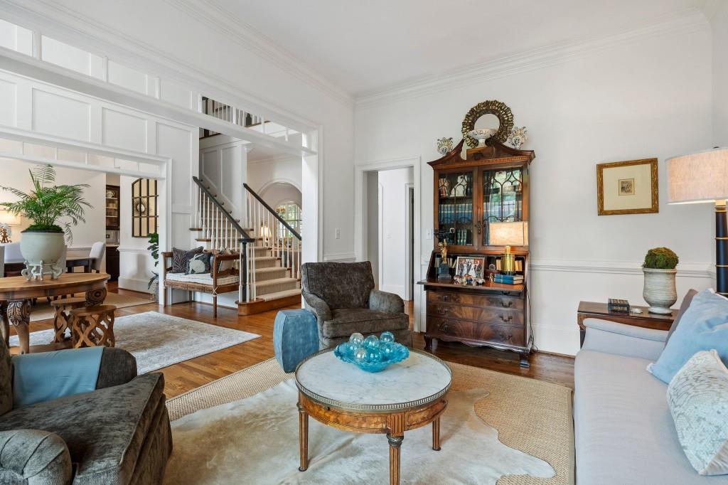 2376 Hyde Park Court