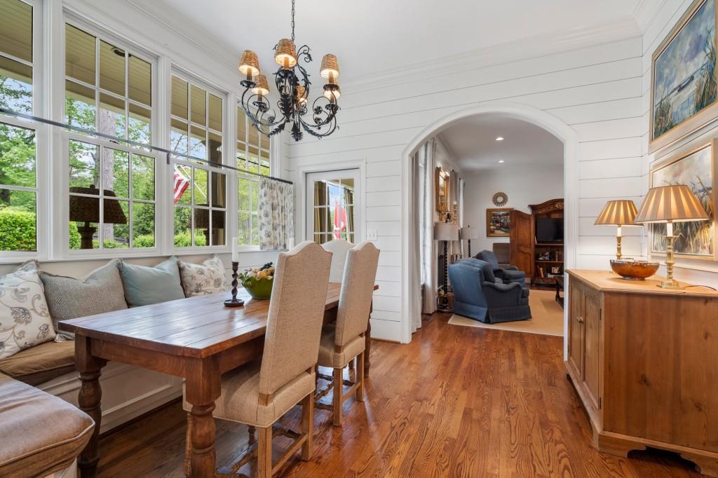 2376 Hyde Park Court