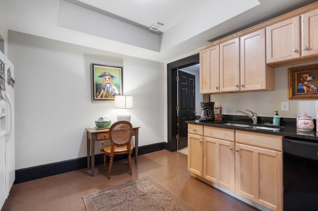 2376 Hyde Park Court