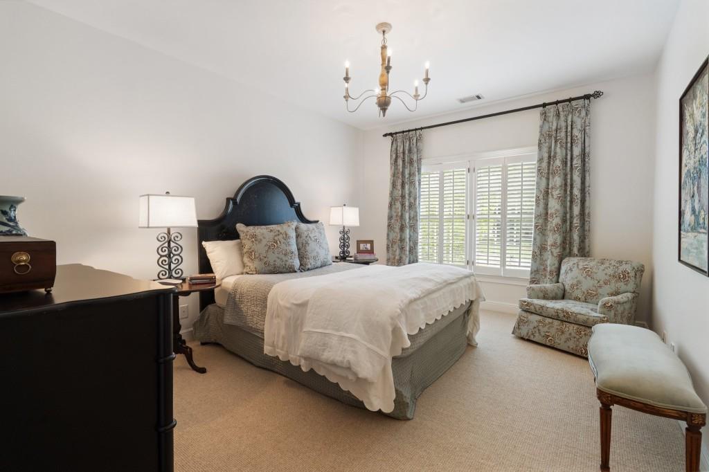 2376 Hyde Park Court