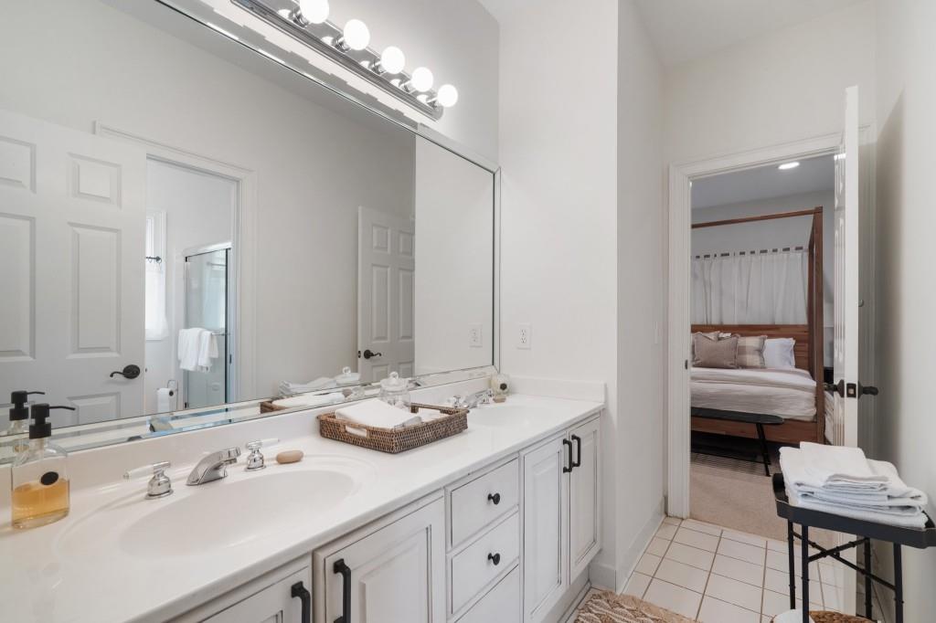 2376 Hyde Park Court