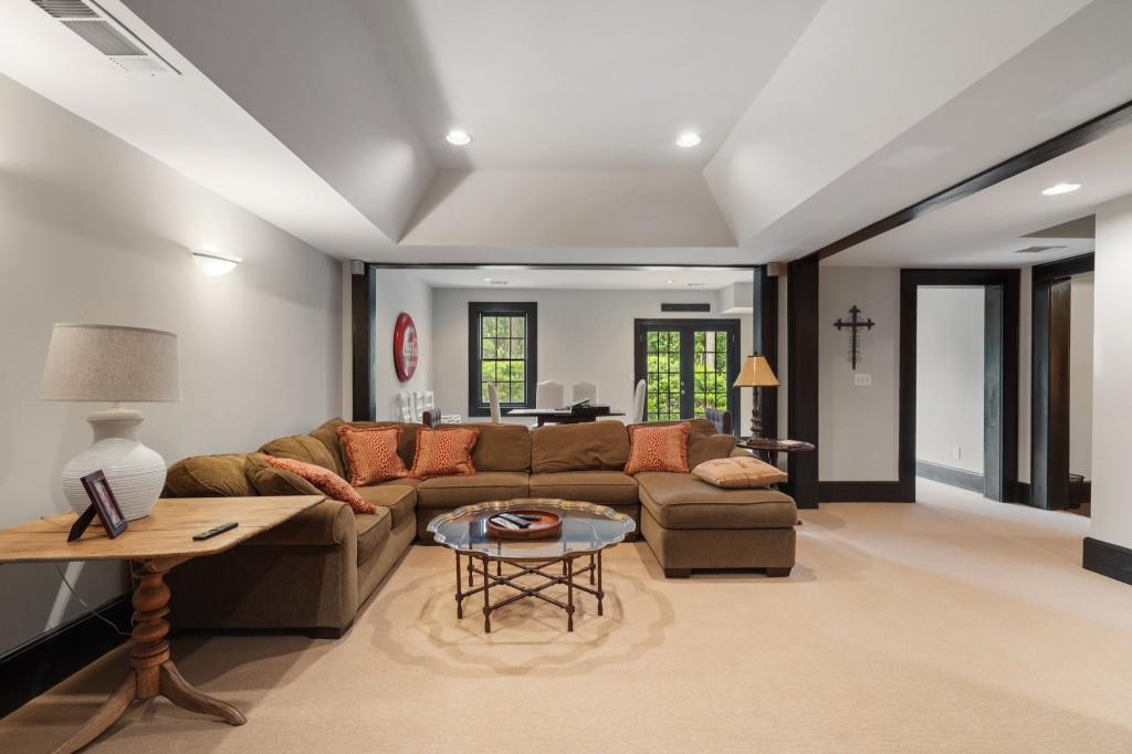 2376 Hyde Park Court