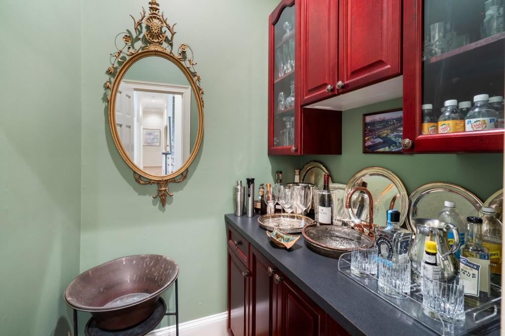 2376 Hyde Park Court