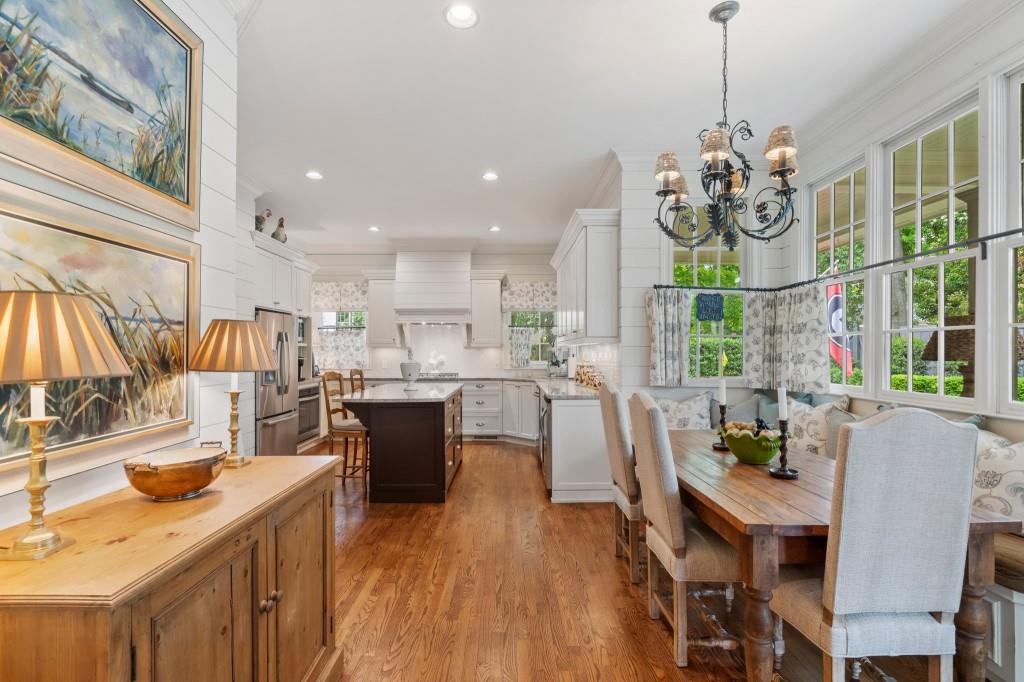 2376 Hyde Park Court