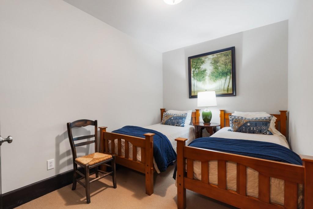 2376 Hyde Park Court