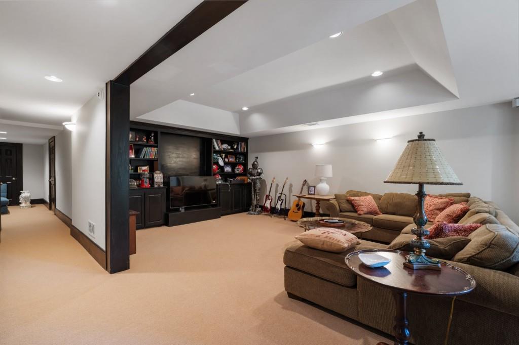 2376 Hyde Park Court