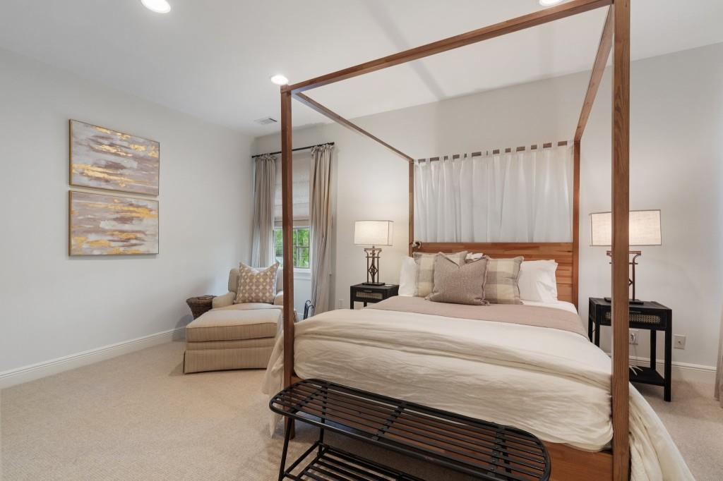 2376 Hyde Park Court