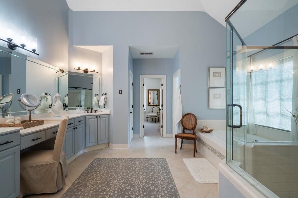 2376 Hyde Park Court