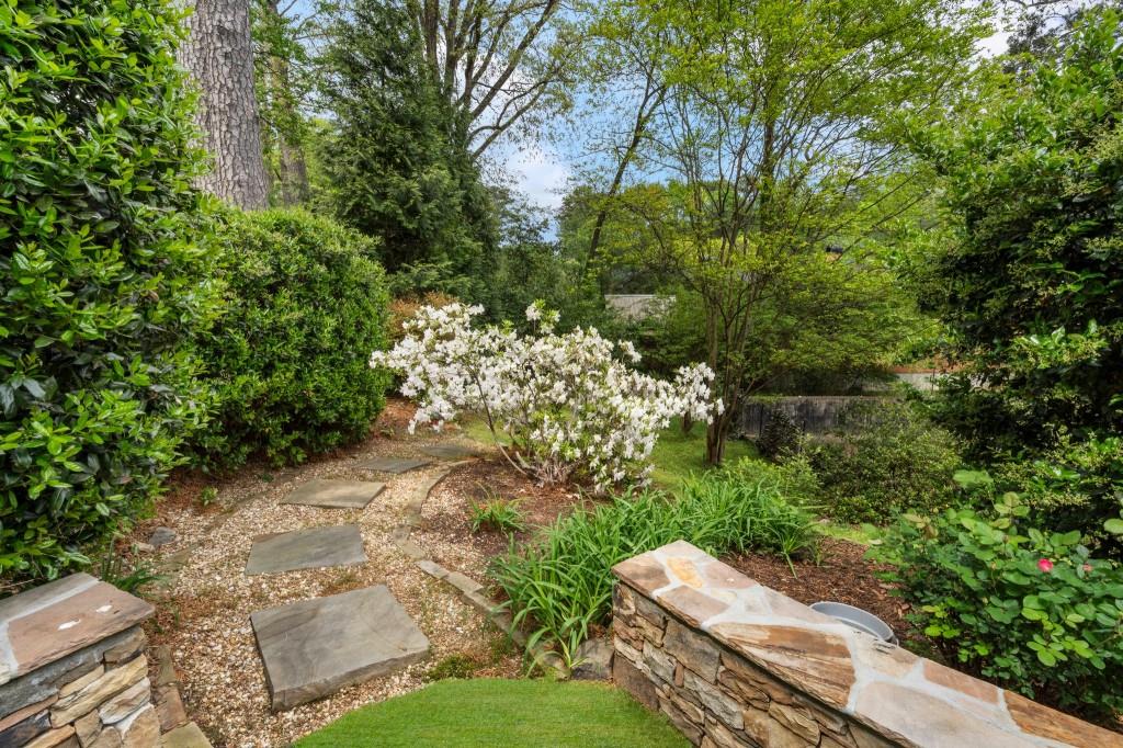 2376 Hyde Park Court