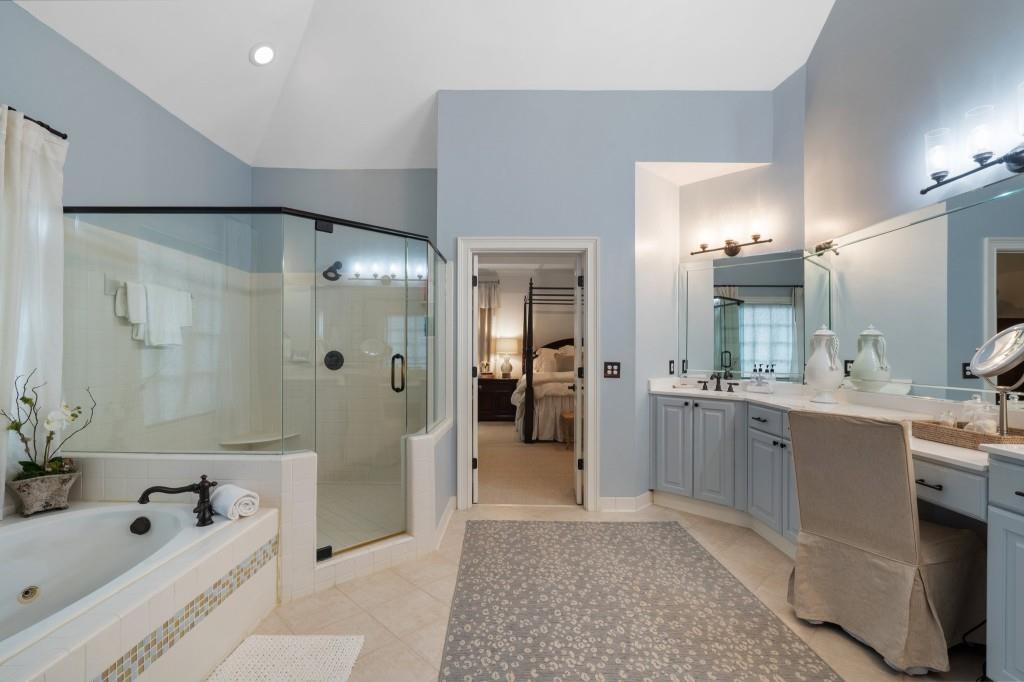 2376 Hyde Park Court