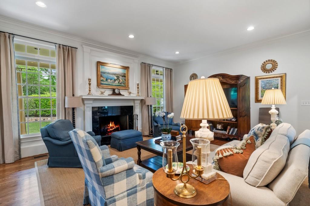 2376 Hyde Park Court