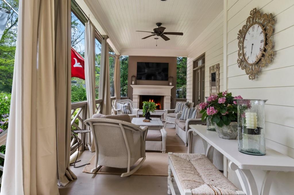 2376 Hyde Park Court