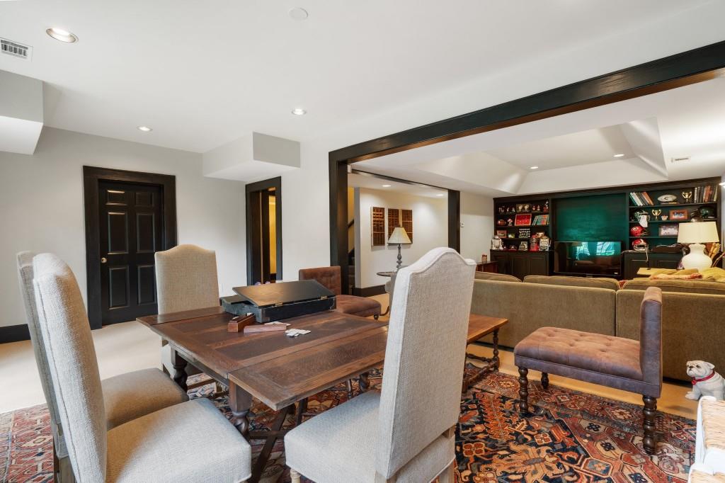 2376 Hyde Park Court