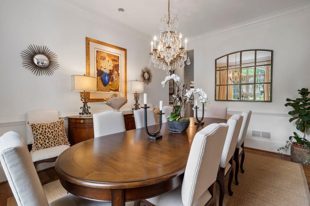 2376 Hyde Park Court