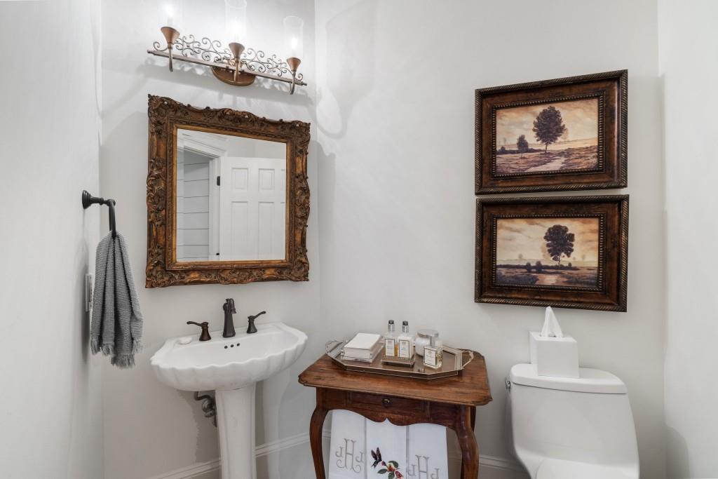 2376 Hyde Park Court