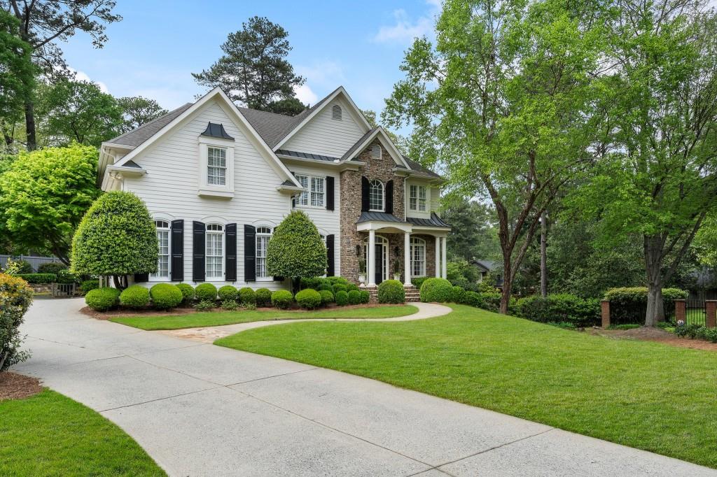 2376 Hyde Park Court