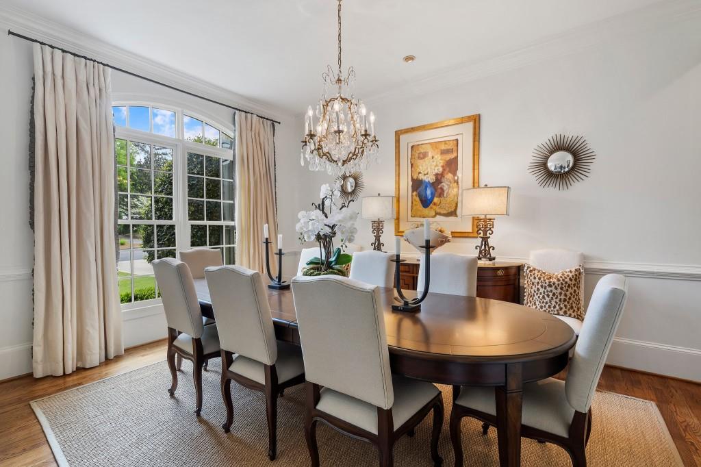 2376 Hyde Park Court