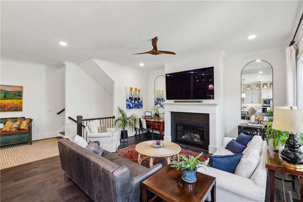 476 Springer Bend NW