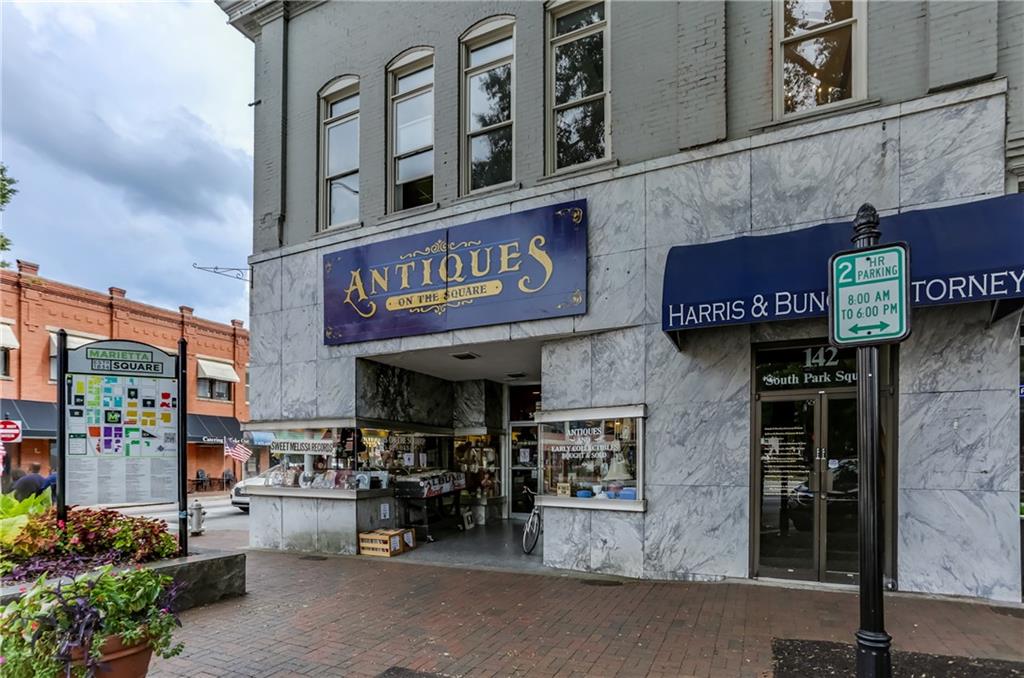 476 Springer Bend NW