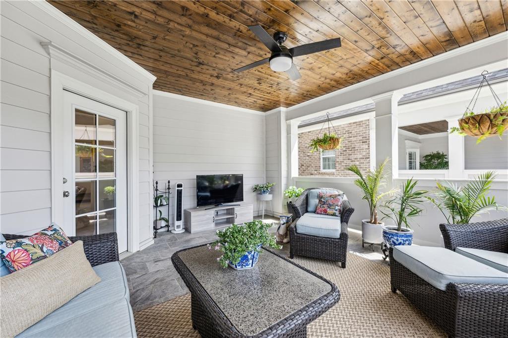 476 Springer Bend NW