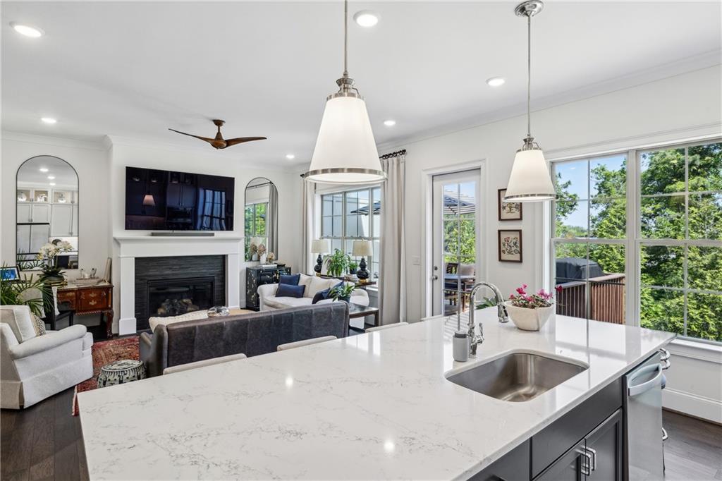 476 Springer Bend NW