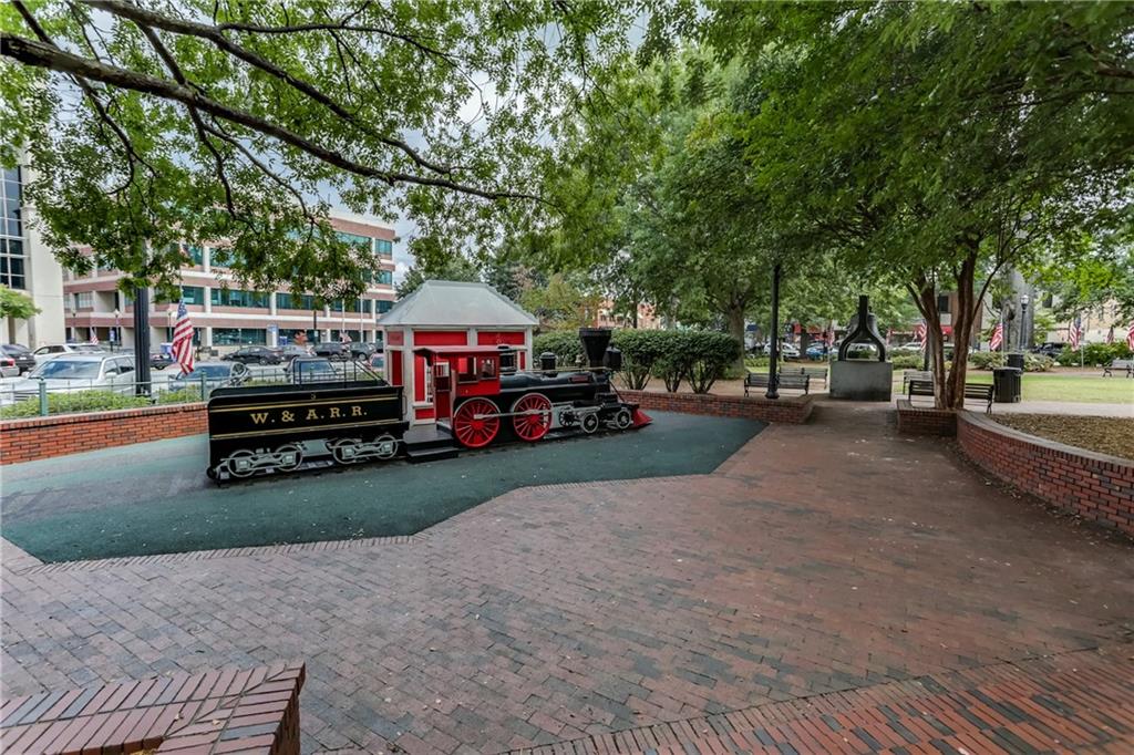 476 Springer Bend NW