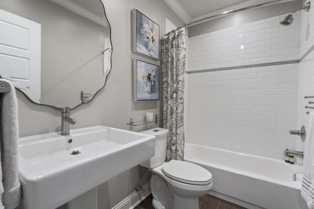 3253 Cates Avenue NE