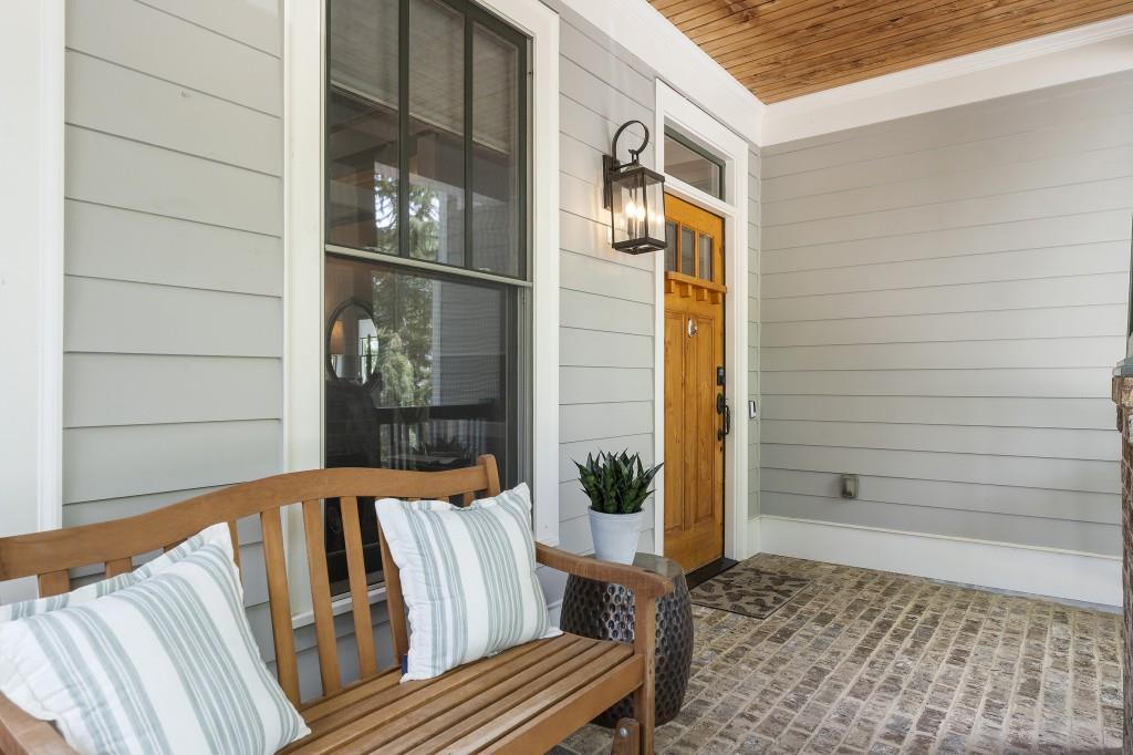 3253 Cates Avenue NE